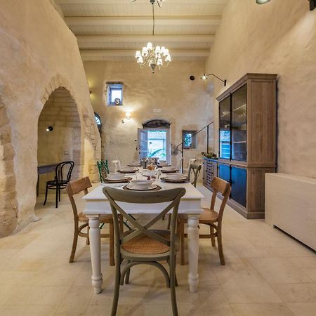 Hostal Terre Di Cavalusi Relais Donnafugata Exterior foto