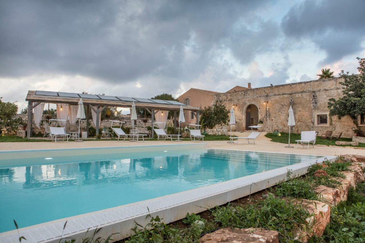 Hostal Terre Di Cavalusi Relais Donnafugata Exterior foto