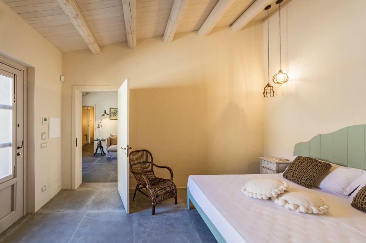 Hostal Terre Di Cavalusi Relais Donnafugata Exterior foto