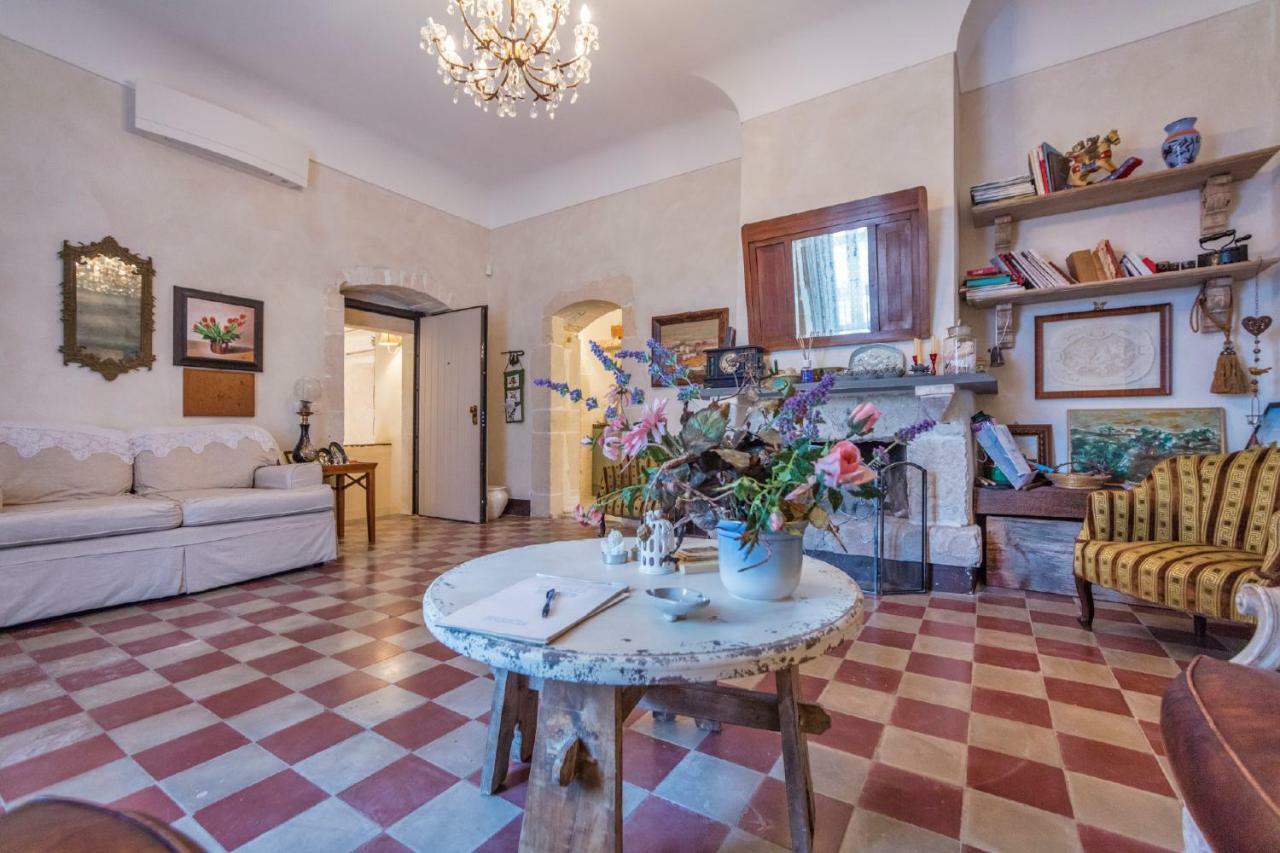Hostal Terre Di Cavalusi Relais Donnafugata Exterior foto