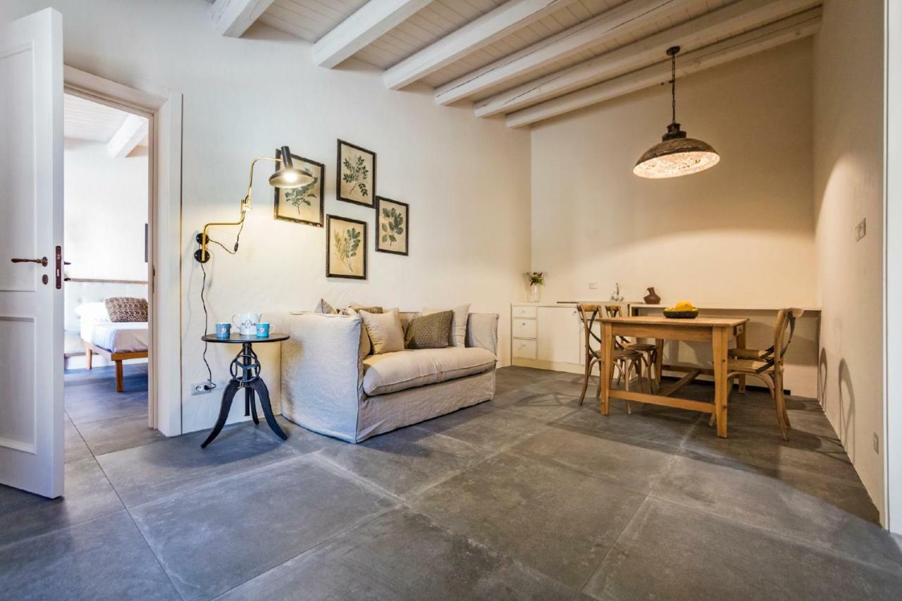 Hostal Terre Di Cavalusi Relais Donnafugata Exterior foto